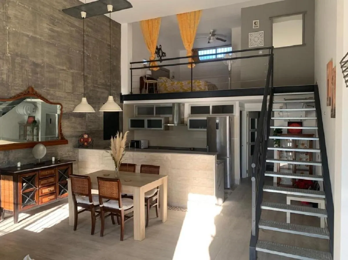Casa Tipo Loft Con Piscina A Un Paso Del Centro contacts